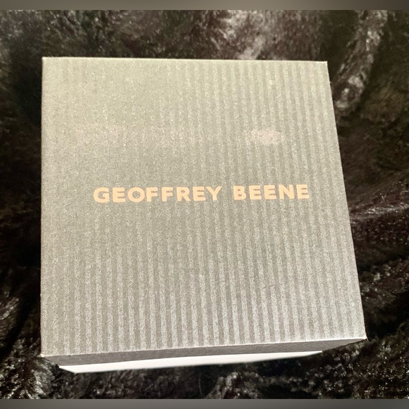 GEOFFREY BEENE Women’s Rhinestone Stainless Steel Wristwatch Silver & Rose Gold - Picture 2 of 6